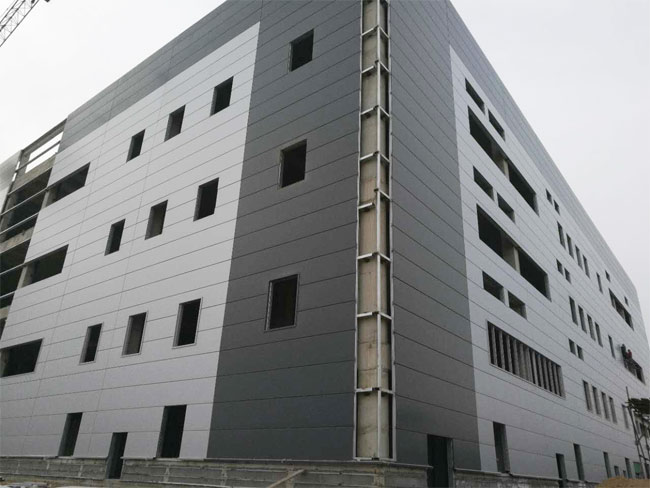 鋼結構廠房如何實現降溫的？