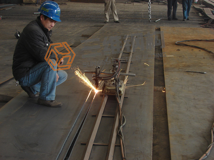 鋼結(jié)構(gòu)生產(chǎn)工藝切割