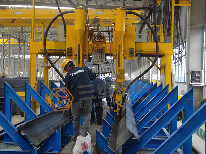 鋼結(jié)構(gòu)施工工藝校正